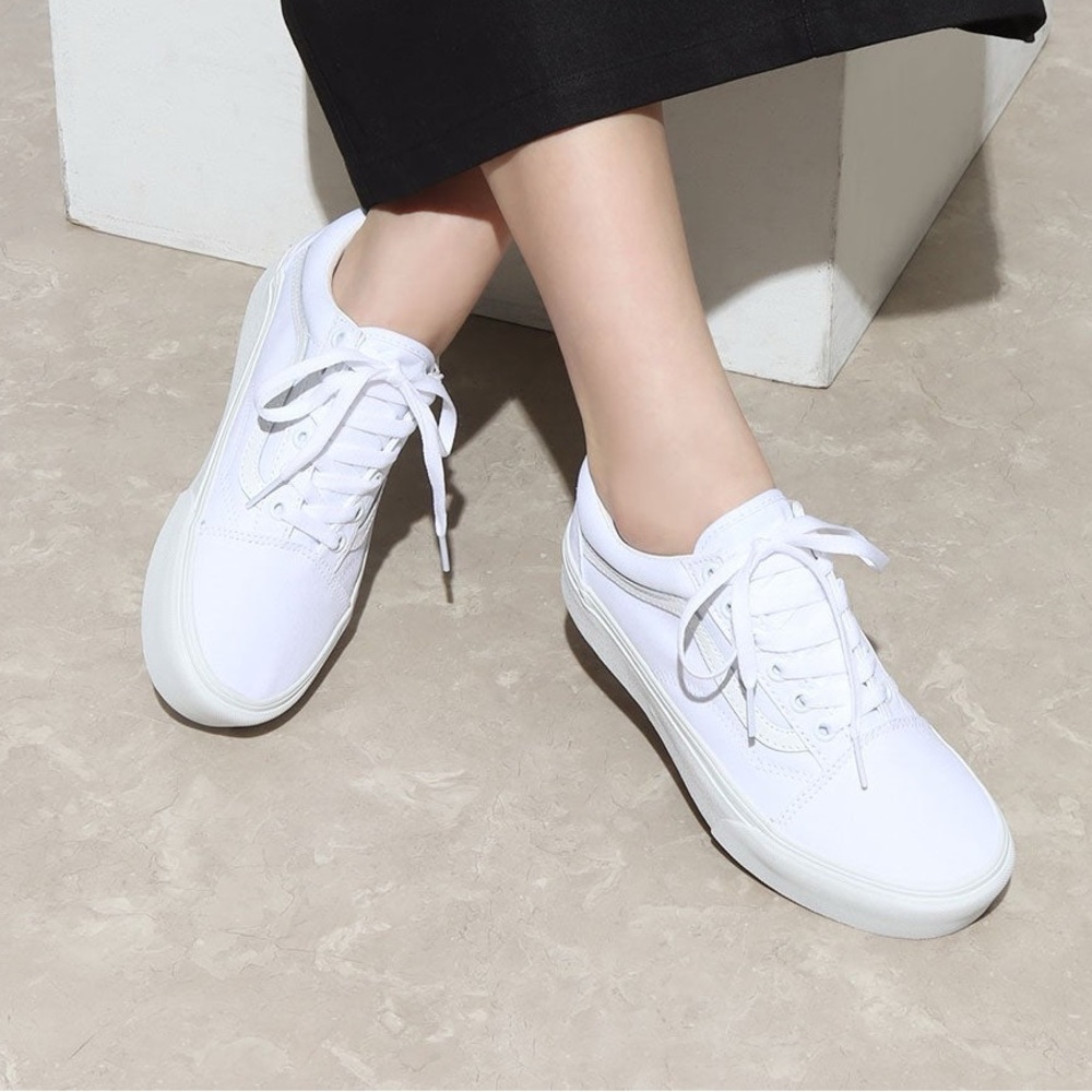 VANS Old Skool Women’s  Platform Vintage White  US Women’s Size 9.5 10